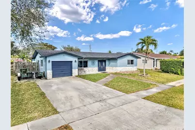 9501 NW 8th St, Pembroke Pines, FL 33024 - Photo 1