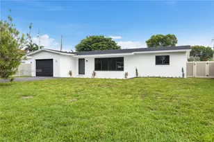 21 SE 7th St, Pompano Beach, FL 33060 - Photo 1