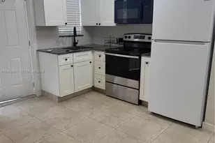 722 NE 8th St, Hallandale Beach, FL 33009 - Photo 1