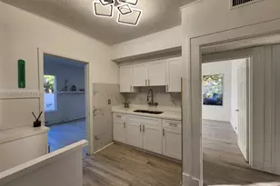 1311 11th Ave S, Saint Petersburg, FL 33705 - Photo 1