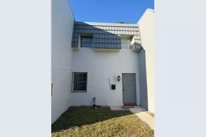 3737 NW 20th St #504, Lauderdale Lakes, FL 33311 - Photo 1