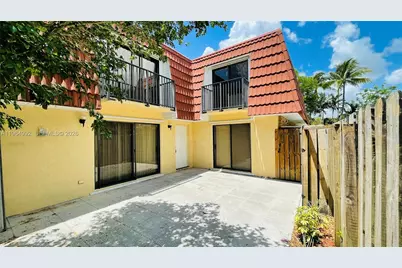 709 NW 98th Cir, Plantation, FL 33324 - Photo 1