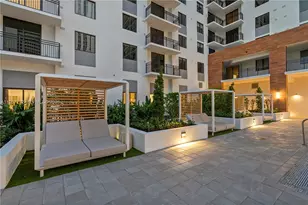 16395 Biscayne Blvd, North Miami Beach, FL 33160 - Photo 1