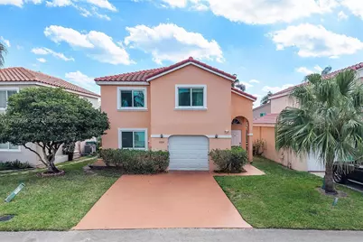 1054 SE 6th Ave, Dania Beach, FL 33004 - Photo 1