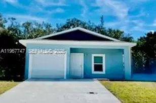 1442 Las Villas Blvd, Sebring, FL 33870 - Photo 1