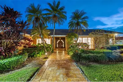 7720 SW 183rd Ter, Palmetto Bay, FL 33157 - Photo 1