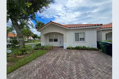 18201 SW 109th Pl, Miami, FL 33157 - Photo 1