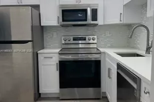 9370 SW 8th St, Boca Raton, FL 33428 - Photo 1