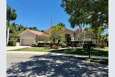 1040 Sandalwood Ln, Weston, FL 33326 - Photo 1