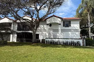 402 SW 158th Terrace, Pembroke Pines, FL 33027 - Photo 1