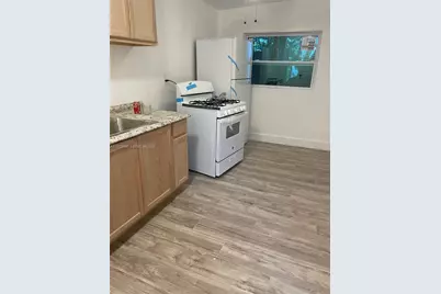 746 NE 80th St #E2, Miami, FL 33138 - Photo 1