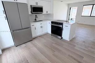 9381 SW 39th St, Miami, FL 33165 - Photo 1