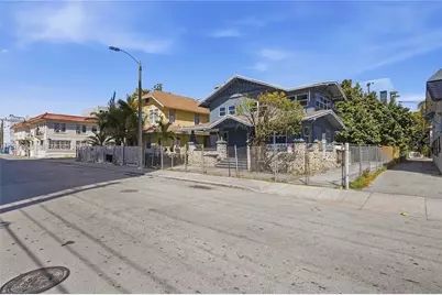 667 NW 1st St, Miami, FL 33128 - Photo 1