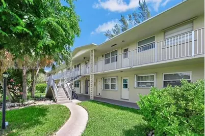 1301 N 12th Ct #2A, Hollywood, FL 33019 - Photo 1