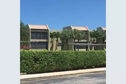 220 Lakeview Dr #312, Weston, FL 33326 - Photo 1