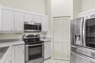 701 Brickell Key Blvd, Miami, FL 33131 - Photo 10