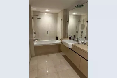 200 S Biscayne Boulevard Way #703, Miami, FL 33131 - Photo 10