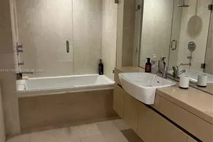 200 S Biscayne Blvd Way, Miami, FL 33131 - Photo 10