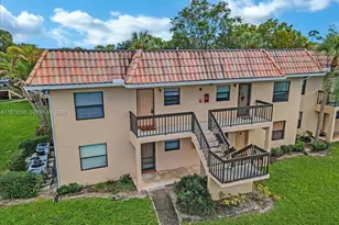 6832 S Palmetto Cir S, Boca Raton, FL 33433 - Photo 1