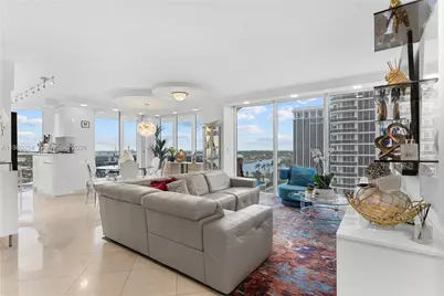4775 Collins Ave #1007, Miami Beach, FL 33140 - Photo 1