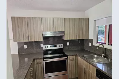 6235 Kendale Lakes Cir #237, Miami, FL 33183 - Photo 1