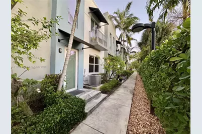 440 NE 35th Ct #2, Oakland Park, FL 33334 - Photo 1