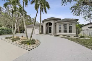 8006 N Savannah Cir, Davie, FL 33328 - Photo 1