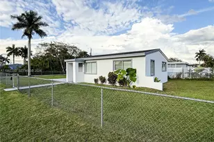 1401 NW 8th Ave, Homestead, FL 33030 - Photo 1