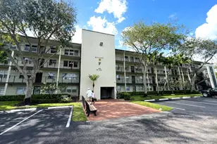 800 SW 131st Ave, Pembroke Pines, FL 33027 - Photo 1