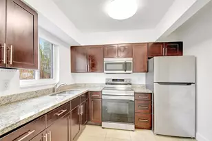 407 SE 9th Ct, Hallandale Beach, FL 33009 - Photo 1