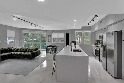 20000 E Country Club Dr #211, Aventura, FL 33180 - Photo 1