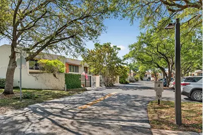 10406 SW 76th St, Miami, FL 33173 - Photo 1