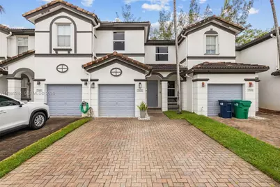 7852 NW 116th Pl, Doral, FL 33178 - Photo 1