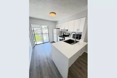 5290 W 21st Ct #301, Hialeah, FL 33016 - Photo 1