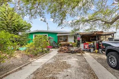 114 SW 21st St SW, Vero Beach, FL 32962 - Photo 1