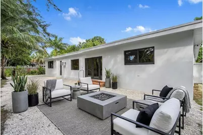 7132 SW 65th Ave, South Miami, FL 33143 - Photo 1
