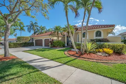 219 Landings Blvd, Weston, FL 33327 - Photo 1