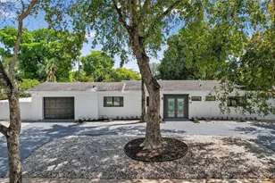 620 Camellia Ct, Plantation, FL 33317 - Photo 1