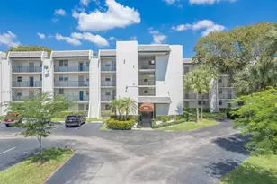 9325 Lagoon Pl, Davie, FL 33324 - Photo 1
