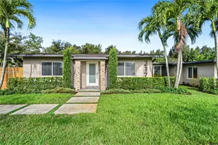217 E Acre Dr, Plantation, FL 33317 - Photo 1