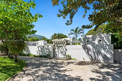 346 Gulf Road, Key Biscayne, FL 33149 - Photo 1