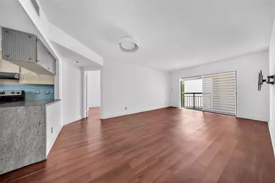 8290 Lake Dr #514, Doral, FL 33166 - Photo 1
