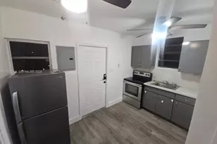 784 NW 100th St, Miami, FL 33150 - Photo 1