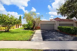 524 Village Lake Dr, Weston, FL 33326 - Photo 1
