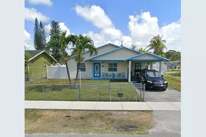 2571 NW 5th St, Pompano Beach, FL 33069 - Photo 1
