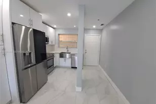 453 SW 2nd St, Miami, FL 33130 - Photo 1