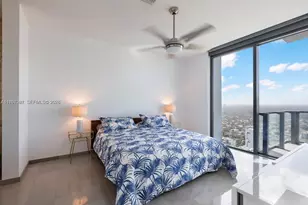 88 SW 7th St, Miami, FL 33130 - Photo 12