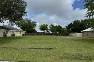 399 SW Ridgecrest Dr, Port Saint Lucie, FL 34953 - Photo 1