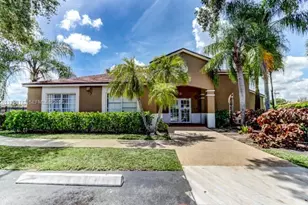 1129 Lake Victoria Dr, West Palm Beach, FL 33411 - Photo 1