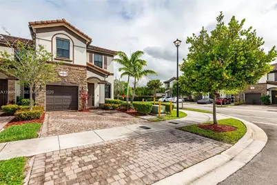 8903 NW 184th Ter, Miami Lakes, FL 33018 - Photo 1